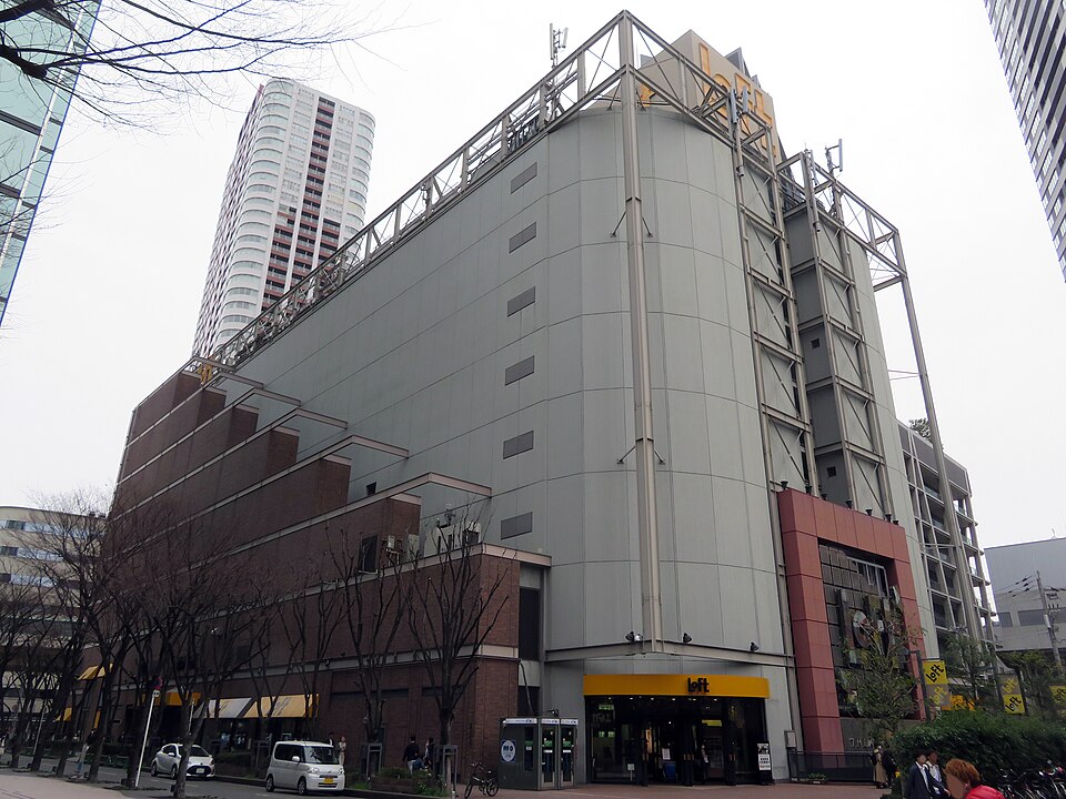 大阪・茶屋町の旧梅田ロフトのビル